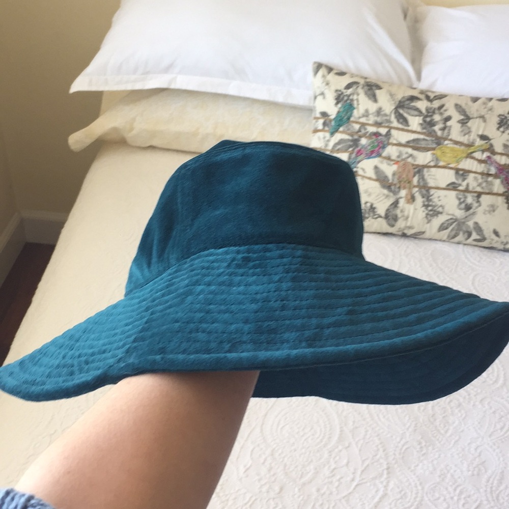 Anthropologie Velvet Hat - Picture 2 of 6